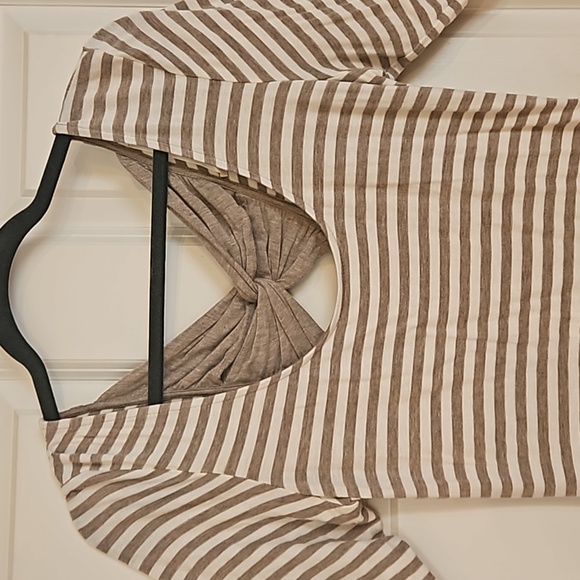 Women's top - Picture 2 of 4